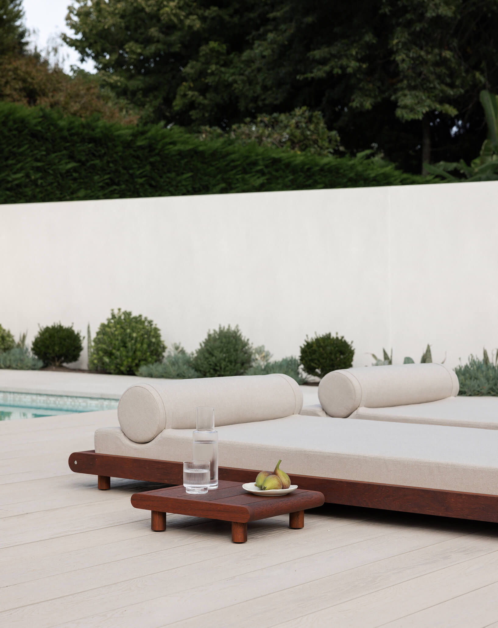 Daybed - low  [Source]
